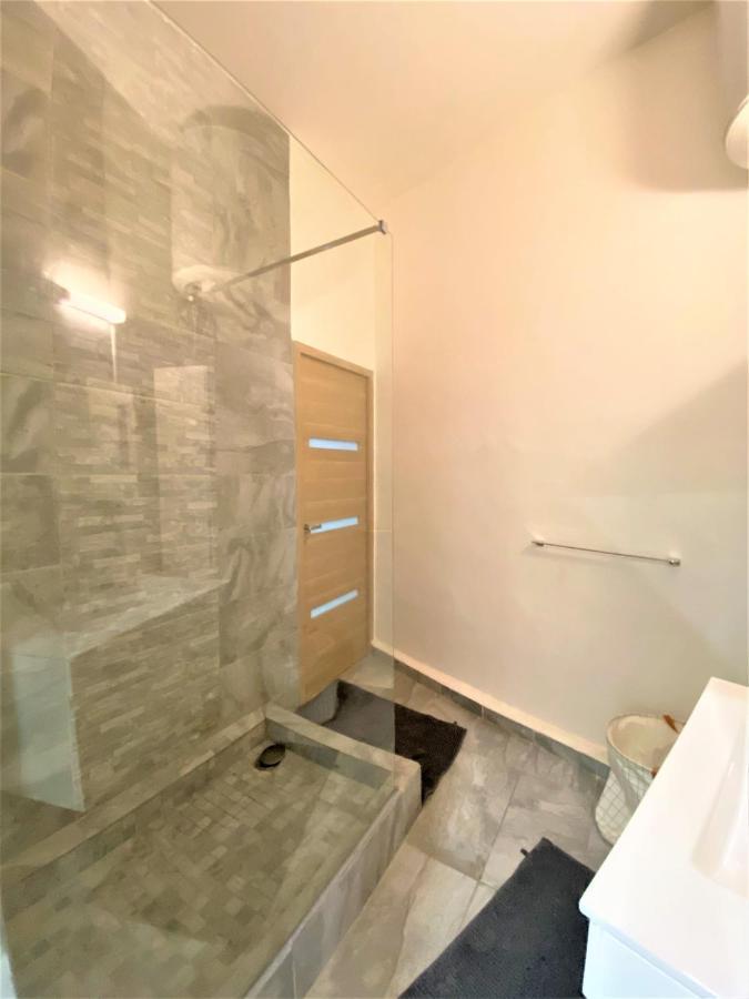 Sur Le Vieux Port: T3 De 80M2, Chic Et Confortable มาร์กเซย ภายนอก รูปภาพ